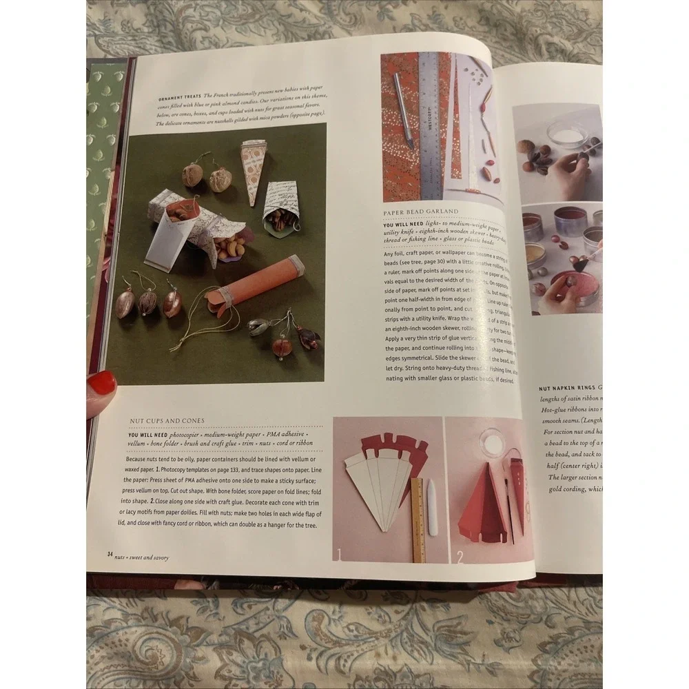 Martha‎ Stewart Classic Crafts and Recipes for the Holidays, Hardcover, 2001